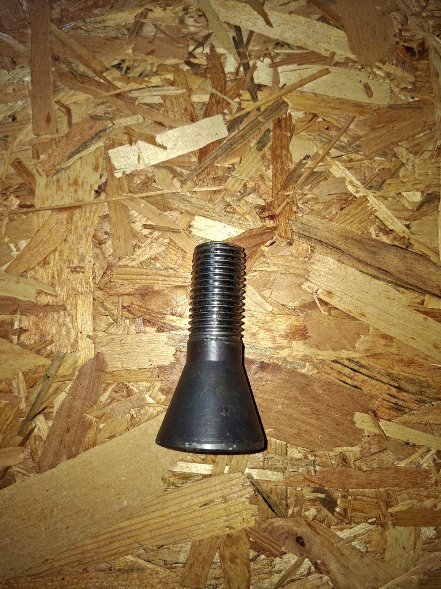 Vijci različitih oblika i namjena od M6 - M48 ili colni kvaliteta od 4,6 -12,9 ili inox 